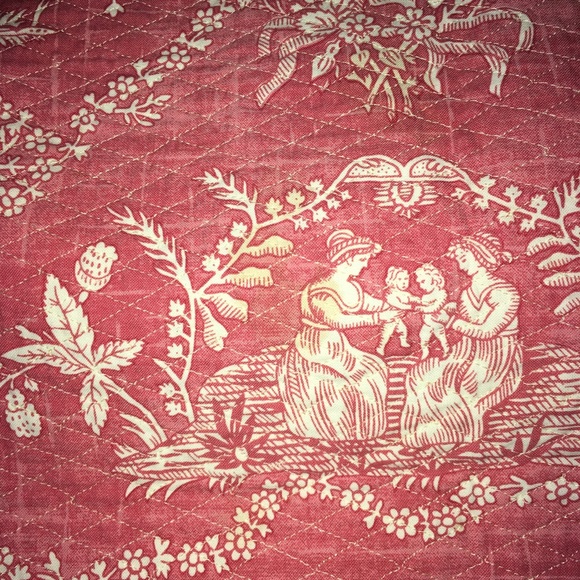 Patrick Frey Paris Quilted Tablecloth - Picture 9 of 10